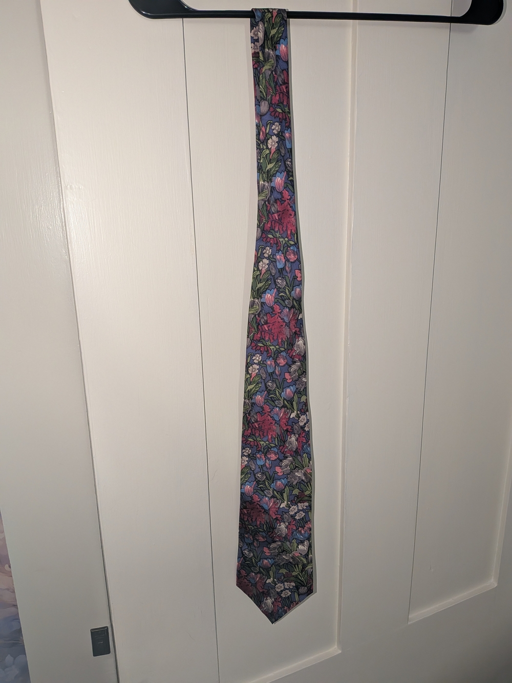 Vintage Chemin De Fer Men's Floral Silk Tie in Pink, Blue & Green